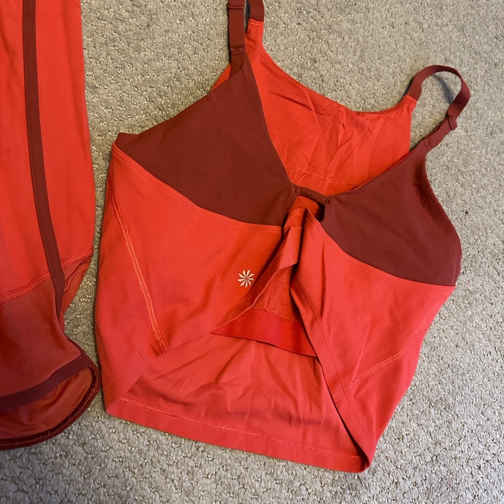 Red Athleta sports bra top- Top M DD